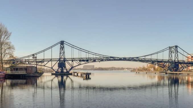 Kaiser-Wilhelm-Brücke (Seitenansicht)
